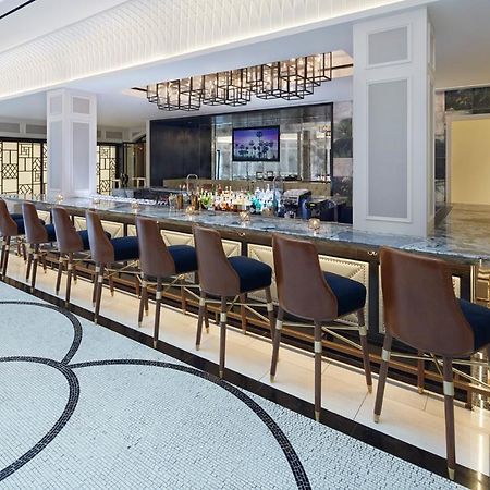 The London West Hollywood At Beverly Hills Экстерьер фото The bar at the hotel