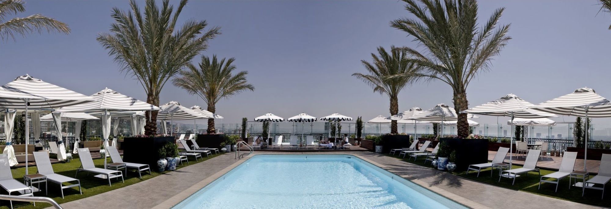 The London West Hollywood At Beverly Hills Экстерьер фото The rooftop pool at the Standard