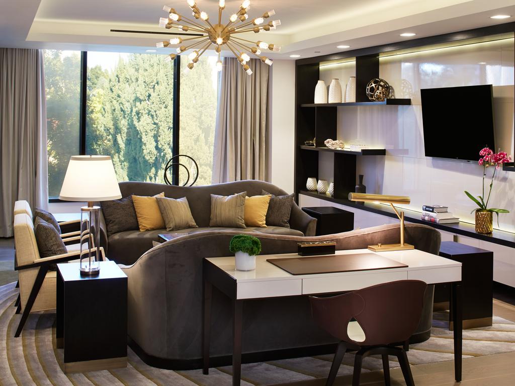 The London West Hollywood At Beverly Hills Экстерьер фото A living room at the Ritz-Carlton, Tysons