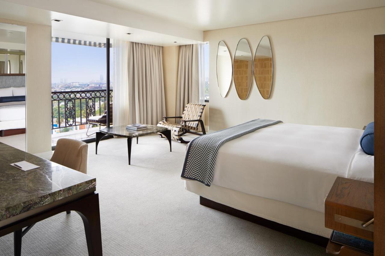 The London West Hollywood At Beverly Hills Экстерьер фото A guest room at the Four Seasons Hotel