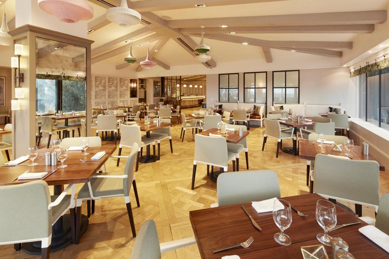 The London West Hollywood At Beverly Hills Экстерьер фото Interior of the restaurant