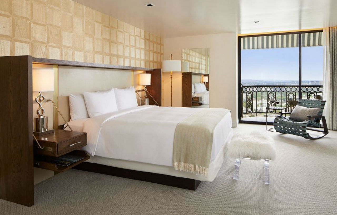 The London West Hollywood At Beverly Hills Экстерьер фото A bedroom at the Wynn